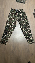Load image into Gallery viewer, Camo cargo swish pants